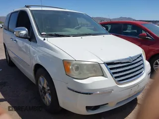 2010 Chrysler Town & Country Limited z VIN 2A4RR7DX5AR321935, wystawiony jako IAAI lot #42350979 z przebiegiem 109 607 mil mil oraz . Historia ofert i sprzedaży dostępna na DreamBid. Obrazek 1.