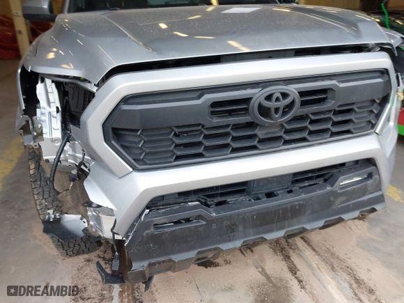 2024 Toyota Tacoma 4WD SR5 with VIN 3TMLB5JN4RM071338, listed as a IAAI auction lot 41742236 with 9,367 mi miles. Bid and sale history available at carsss.com. Image 19.
