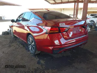 2020 Nissan Altima SV with VIN 1N4BL4DV4LN319458, listed as a IAAI auction lot 42160543 with 62,307 mi miles and . Bid and sale history available at DreamBid. Image 3.