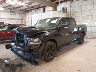2017 Ram 1500 Night z VIN 1C6RR7MT0HS831726, wystawiony jako IAAI lot #41642459 z przebiegiem 90 423 mil mil oraz . Historia ofert i sprzedaży dostępna na DreamBid. Obrazek 2.