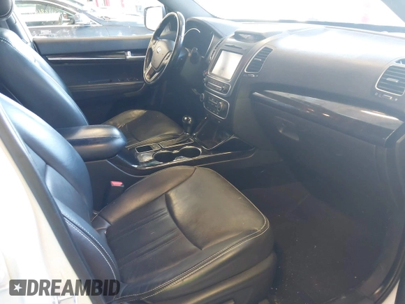 2014 Kia Sorento SX Limited with VIN 5XYKWDA72EG438837, listed as a IAAI auction lot 41413408 with 180,904 mi miles. Bid and sale history available at carsss.com. Image 5.