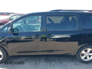 2015 Toyota Sienna LE AAS z VIN 5TDKK3DC0FS613377, wystawiony jako IAAI lot #42214127 z przebiegiem 135 836 mil mil oraz . Historia ofert i sprzedaży dostępna na DreamBid. Obrazek 15.