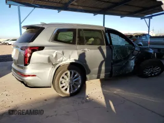 2025 Cadillac XT6 AWD Premium Luxury z VIN 1GYKPDRS6SZ100046, wystawiony jako Copart lot #42248355 z przebiegiem 2293 mil mil oraz Szkody całkowita. Historia ofert i sprzedaży dostępna na DreamBid. Obrazek 3.