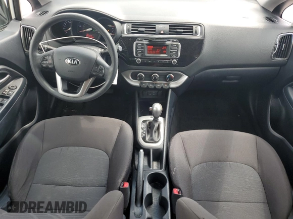 2017 Kia Rio LX z VIN KNADM4A38H6006561, wystawiony jako Copart lot #56056635 z przebiegiem 60 199 mil mil oraz Szkoda całkowita • Salvage title. Historia ofert i sprzedaży dostępna na DreamBid. Obrazek 8.