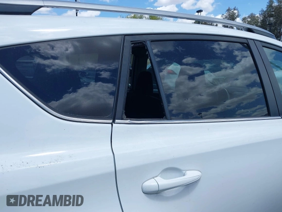 2017 Toyota RAV4 LE z VIN 2T3ZFREV2HW355371, wystawiony jako IAAI lot #42246996 z przebiegiem Nie podano mil oraz . Historia ofert i sprzedaży dostępna na DreamBid. Obrazek 6.