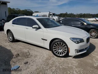 2013 BMW 7 Series 740Li with VIN WBAYE4C58DD137041, listed as a Copart auction lot 42958295 with 209,290 mi miles and Salvage Title. Bid and sale history available at carsss.com. Image 4.