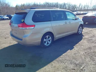 2011 Toyota Sienna LE AAS with VIN 5TDKK3DC0BS168052, listed as a IAAI auction lot 41688494 with 49,095 mi miles. Bid and sale history available at carsss.com. Image 4.