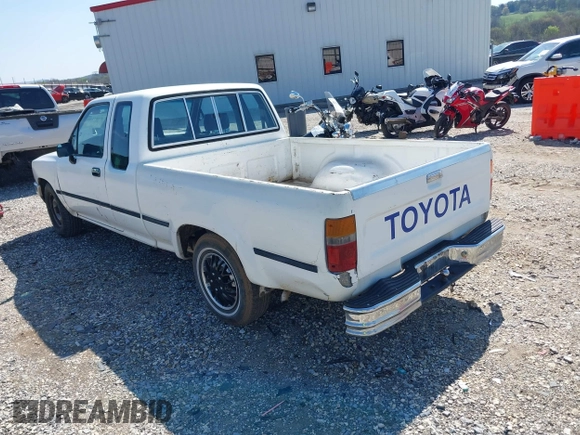 1989 Toyota Pickup z VIN JT4VN93D7K0002714, wystawiony jako IAAI lot #41971990 z przebiegiem 251 337 mil mil oraz . Historia ofert i sprzedaży dostępna na DreamBid. Obrazek 3.