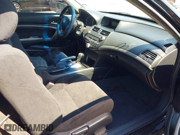 2009 Honda Accord EX z VIN 1HGCS127X9A001687, wystawiony jako IAAI lot #41981249 z przebiegiem 119 998 mil mil oraz . Historia ofert i sprzedaży dostępna na DreamBid. Obrazek 5.