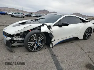 2015 BMW i8 with VIN WBY2Z2C54FV674518, listed as a Copart auction lot 42569405 with 60,659 mi miles and Salvage Title. Bid and sale history available at carsss.com. Image 1.