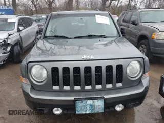 2013 Jeep Patriot Latitude with VIN 1C4NJPFB8DD129848, listed as a IAAI auction lot 40949386 with 168,839 mi miles and . Bid and sale history available at carsss.com. Image 12.