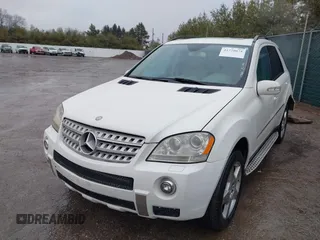 2008 Mercedes-Benz M 550 with VIN 4JGBB72E28A321236, listed as a IAAI auction lot 41720074 with 193,503 mi miles and . Bid and sale history available at carsss.com. Image 17.