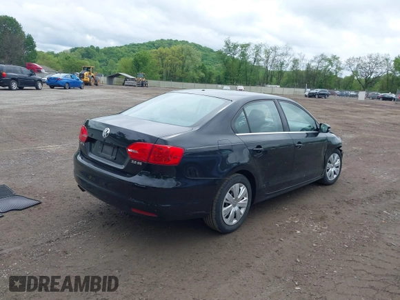 2013 Volkswagen Jetta SE with VIN 3VWDP7AJ6DM353839, listed as a IAAI auction lot 42237690 with 77,399 mi miles and . Bid and sale history available at DreamBid. Image 4.