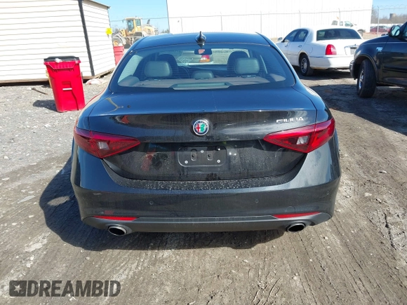 2017 Alfa Romeo Giulia Ti z VIN ZARFAECN4H7551195, wystawiony jako IAAI lot #41444631 z przebiegiem 72 596 mil mil oraz . Historia ofert i sprzedaży dostępna na DreamBid. Obrazek 16.