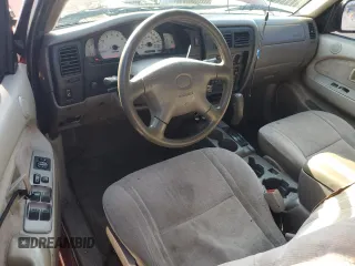 2003 Toyota Tacoma PreRunner z VIN 5TEGM92N23Z227601, wystawiony jako Copart lot #57872175 z przebiegiem 207 051 mil mil oraz Czysty tytuł • Clean title. Historia ofert i sprzedaży dostępna na DreamBid. Obrazek 8.