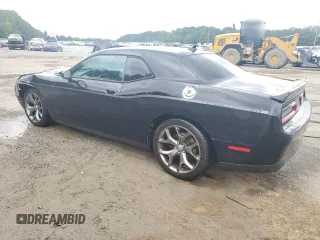 2015 Dodge Challenger SXT Plus z VIN 2C3CDZBG2FH706475, wystawiony jako Copart lot #56425595 z przebiegiem 166 055 mil mil oraz Szkoda całkowita • Salvage title. Historia ofert i sprzedaży dostępna na DreamBid. Obrazek 2.