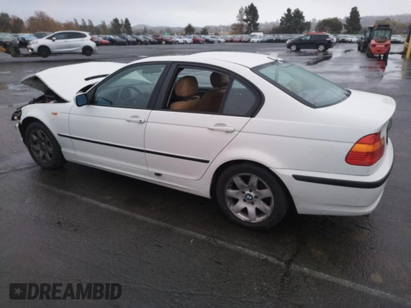 2004 BMW 3 Series 325i with VIN WBAAZ33464KP90177, listed as a Copart auction lot 81826404 with 85,494 mi miles and Salvage Title. Bid and sale history available at carsss.com. Image 2.