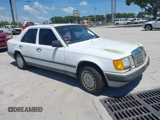 1987 Mercedes-Benz 300 z VIN WDBEB33D8HA427656, wystawiony jako IAAI lot #42281340 z przebiegiem 78 621 mil mil oraz . Historia ofert i sprzedaży dostępna na DreamBid. Obrazek 1.