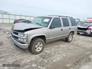 1998 Chevrolet Tahoe with VIN 1GNEK13R4WJ346417, listed as a IAAI auction lot 41390436 with 184,094 mi miles. Bid and sale history available at carsss.com. Image 2.