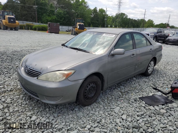 2005 Toyota Camry STD z VIN 4T1BE32K25U594905, wystawiony jako Copart lot #55049485 z przebiegiem 248 289 mil mil oraz Czysty tytuł • Clean title. Historia ofert i sprzedaży dostępna na DreamBid. Obrazek 1.