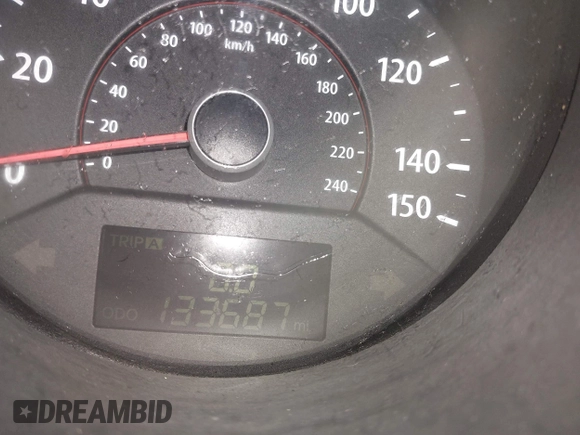 2011 Kia Sorento EX z VIN 5XYKUDA24BG064639, wystawiony jako IAAI lot #42369960 z przebiegiem 133 687 mil mil oraz . Historia ofert i sprzedaży dostępna na DreamBid. Obrazek 7.