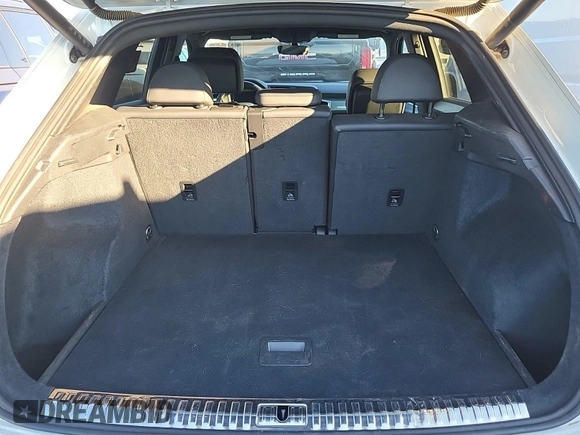 2023 Audi Q3 S line Premium with VIN WA1DECF34P1107427, listed as a IAAI auction lot 42845142 with 43,670 mi miles and . Bid and sale history available at DreamBid. Image 28.