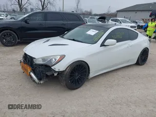 2013 Hyundai Genesis Coupe Premium z VIN KMHHT6KD8DU105635, wystawiony jako IAAI lot #41708059 z przebiegiem 140 893 mil mil oraz . Historia ofert i sprzedaży dostępna na DreamBid. Obrazek 2.