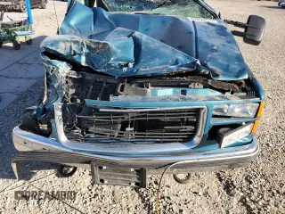1998 GMC Sierra 2500 z VIN 1GTGK29RXWE507912, wystawiony jako Copart lot #67655674 z przebiegiem 165 538 mil mil oraz Szkody całkowita. Historia ofert i sprzedaży dostępna na DreamBid. Obrazek 12.