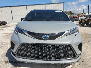 2023 Toyota Sienna XSE with VIN 5TDXSKFC0PS107594, listed as a Copart auction lot 44790745 with 28,679 mi miles and Salvage Title. Bid and sale history available at carsss.com. Image 5.