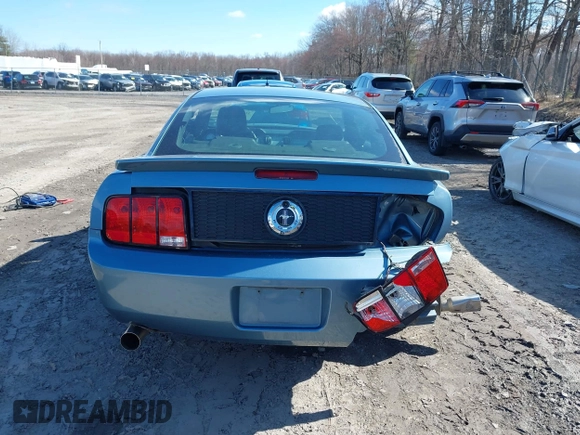 2008 Ford Mustang Deluxe with VIN 1ZVHT80NX85135471, listed as a IAAI auction lot 41985289 with 148,952 mi miles. Bid and sale history available at carsss.com. Image 17.