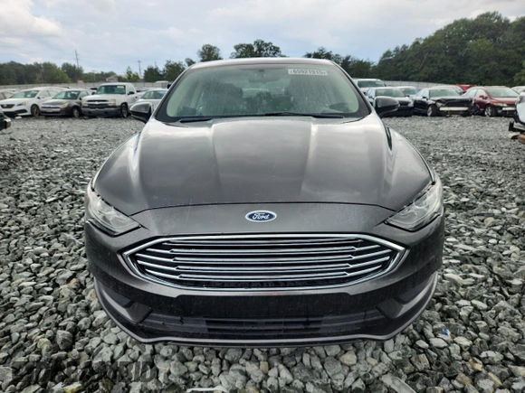2017 Ford Fusion Hybrid SE with VIN 3FA6P0LU1HR269808, listed as a Copart auction lot 65921915 with 201,903 mi miles and Clean title. Bid and sale history available at DreamBid. Image 5.
