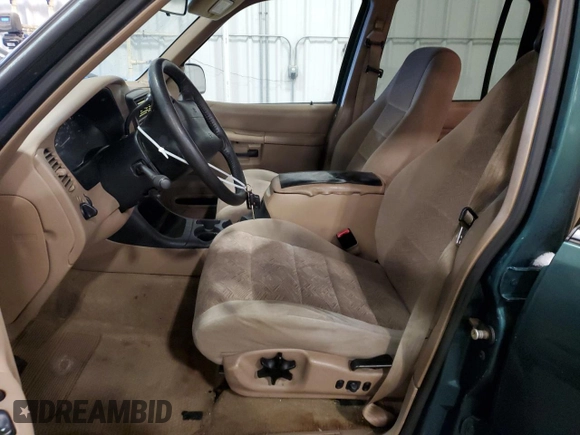 2001 Ford Explorer XLT with VIN 1FMZU63E71ZA80010, listed as a Copart auction lot 88068715 with 112,239 mi miles and Salvage title. Bid and sale history available at DreamBid. Image 7.