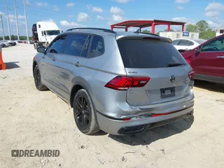 2022 Volkswagen Tiguan SE R-Line Black z VIN 3VV8B7AX3NM168318, wystawiony jako IAAI lot #41530361 z przebiegiem 31 226 mil mil oraz . Historia ofert i sprzedaży dostępna na DreamBid. Obrazek 3.
