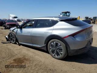 2024 Kia EV6 Wind z VIN KNDC3DLC8R5203168, wystawiony jako Copart lot #53138585 z przebiegiem 9 398 mil mil oraz Szkoda całkowita • Salvage title. Historia ofert i sprzedaży dostępna na DreamBid. Obrazek 2.