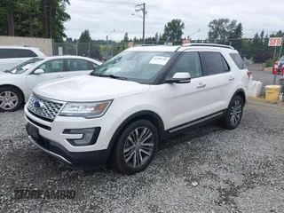 2017 Ford Explorer Platinum z VIN 1FM5K8HT3HGB64709, wystawiony jako IAAI lot #42482266 z przebiegiem 241 573 mil mil oraz . Historia ofert i sprzedaży dostępna na DreamBid. Obrazek 2.
