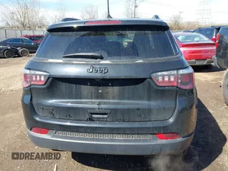 2018 Jeep Compass Limited with VIN 3C4NJDCB7JT361639, listed as a IAAI auction lot 41850166 with 80,208 mi miles. Bid and sale history available at carsss.com. Image 16.