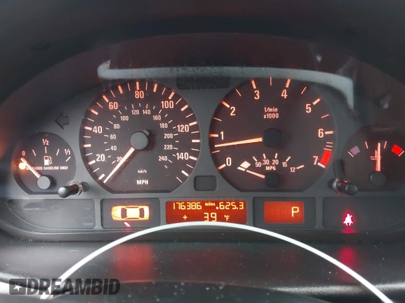 2005 BMW 3 Series 325i with VIN WBAEV33445KX10986, listed as a IAAI auction lot 41560642 with 176,386 mi miles. Bid and sale history available at carsss.com. Image 7.