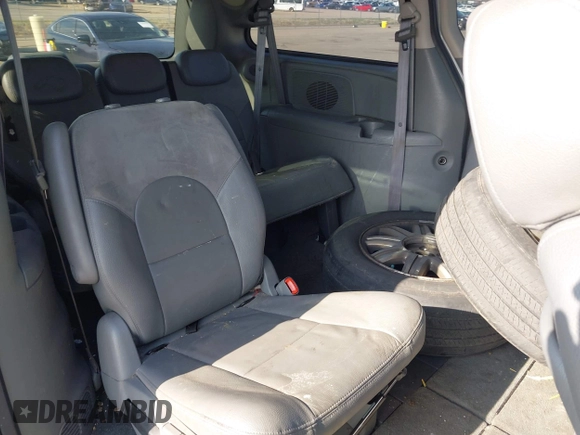 2005 Chrysler Town & Country Limited with VIN 2C8GP64L45R338921, listed as a IAAI auction lot 42105691 with 288,600 mi miles. Bid and sale history available at carsss.com. Image 8.