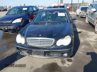 2005 Mercedes-Benz C 240 z VIN WDBRH61J65F602981, wystawiony jako IAAI lot #41388351 z przebiegiem 207 632 mil mil oraz . Historia ofert i sprzedaży dostępna na DreamBid. Obrazek 17.