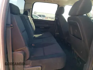 2012 GMC Sierra 3500HD SRW SLE z VIN 1GT423C80CF202840, wystawiony jako Copart lot #73801354 z przebiegiem 187 849 mil mil oraz Szkody całkowita. Historia ofert i sprzedaży dostępna na DreamBid. Obrazek 10.