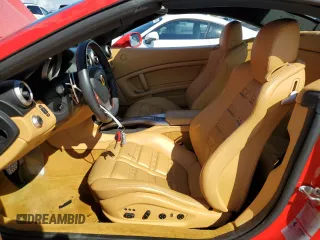 2011 Ferrari California z VIN ZFF65LJA1B0181831, wystawiony jako Copart lot #75098924 z przebiegiem 15 297 mil mil oraz Szkody całkowita. Historia ofert i sprzedaży dostępna na DreamBid. Obrazek 7.