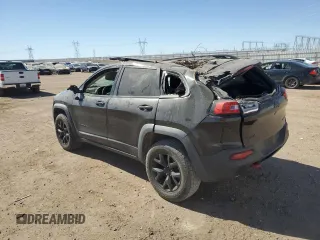 2016 Jeep Cherokee Trailhawk z VIN 1C4PJMBB5GW366190, wystawiony jako Copart lot #67792724 z przebiegiem 103 924 mil mil oraz Szkoda całkowita • Salvage title. Historia ofert i sprzedaży dostępna na DreamBid. Obrazek 2.