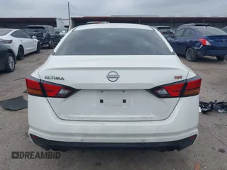 2024 Nissan Altima SR with VIN 1N4BL4CV8RN415264, listed as a IAAI auction lot 41923503 with 15,511 mi miles and . Bid and sale history available at carsss.com. Image 16.