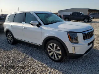 2020 Kia Telluride EX with VIN 5XYP34HC1LG068141, listed as a Copart auction lot 52440615 with 48,015 mi miles and Salvage Title. Bid and sale history available at DreamBid. Image 4.