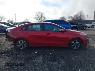 2021 Kia Forte FE with VIN 3KPF24AD2ME325789, listed as a IAAI auction lot 41847510 with 40,789 mi miles. Bid and sale history available at carsss.com. Image 12.