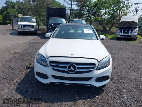 2017 Mercedes-Benz C 300 с VIN 55SWF4KB2HU204504, выставлен на аукционе IAAI как лот 42660080 с пробегом 40 202 миль миль и . История ставок и продаж доступна на DreamBid. Изображение 6.