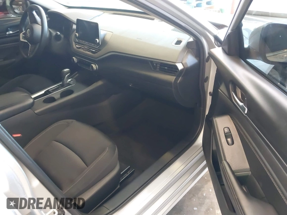 2019 Nissan Altima S z VIN 1N4BL4BV4KC170921, wystawiony jako IAAI lot #41232592 z przebiegiem 83 366 mil mil oraz . Historia ofert i sprzedaży dostępna na DreamBid. Obrazek 5.