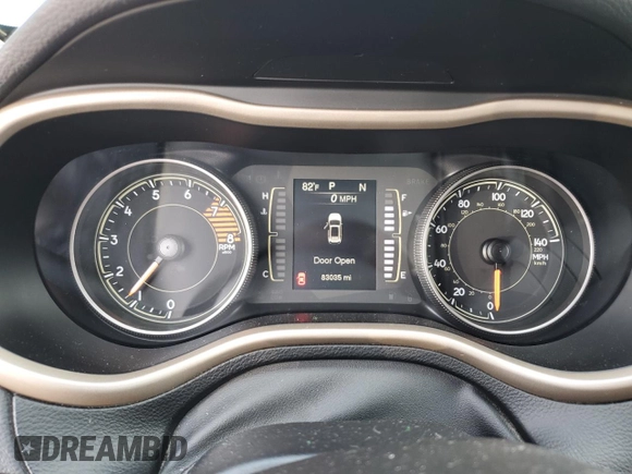 2017 Jeep Cherokee Latitude z VIN 1C4PJMCS0HW606505, wystawiony jako Copart lot #59807475 z przebiegiem 83 035 mil mil oraz Czysty tytuł • Clean title. Historia ofert i sprzedaży dostępna na DreamBid. Obrazek 9.