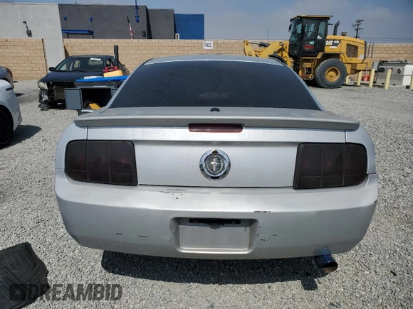 2007 Ford Mustang Deluxe с VIN 1ZVFT80N875282300, выставлен на аукционе Copart как лот 58549175 с пробегом 157 176 миль миль и Списание • Salvage title. История ставок и продаж доступна на DreamBid. Изображение 6.