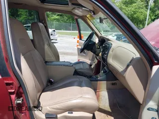 1998 Ford Explorer XL z VIN 1FMZU34E4WZC17697, wystawiony jako IAAI lot #42215382 z przebiegiem 211 538 mil mil oraz . Historia ofert i sprzedaży dostępna na DreamBid. Obrazek 5.